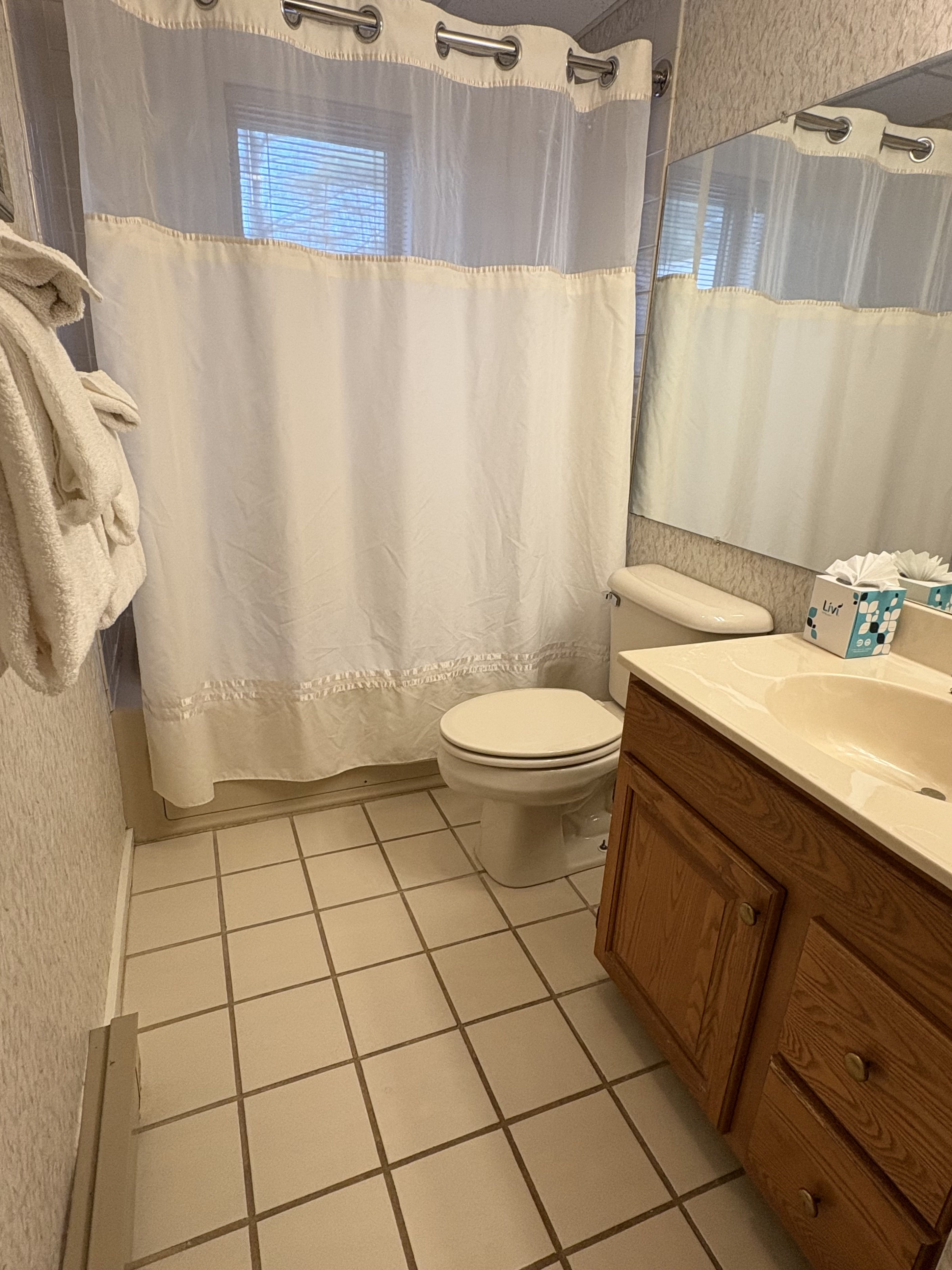 Full Bathroom